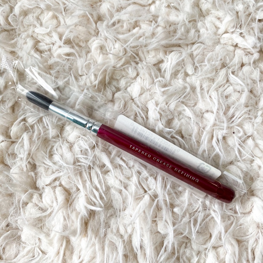 BareMinerals Tapered Crease Brush - Picture 1 of 3